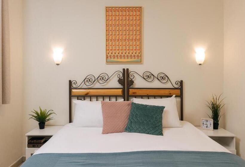 Retkeilymaja Boutique Suites   Prime Location Old City