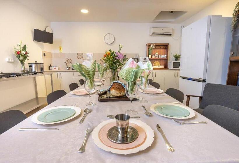 Retkeilymaja Boutique Suites   Prime Location Old City