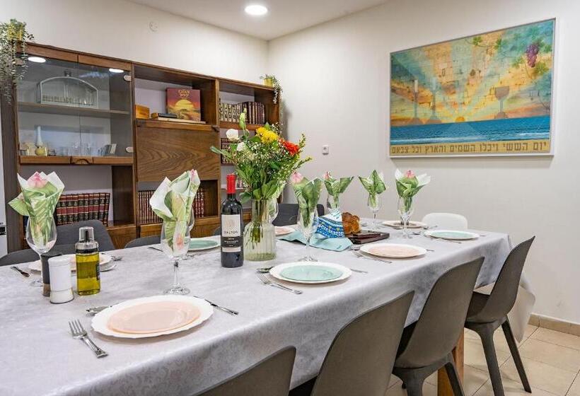 Retkeilymaja Boutique Suites   Prime Location Old City