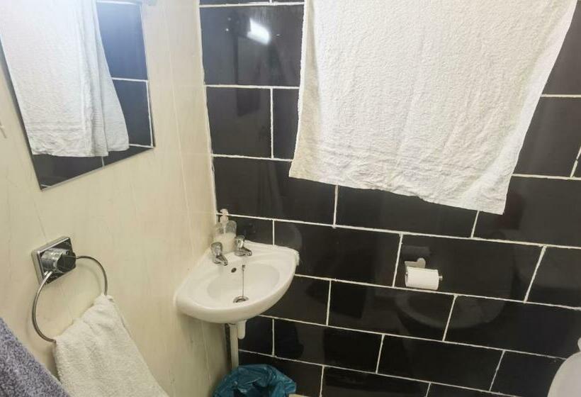 تختخواب و صبحانه Travelmore