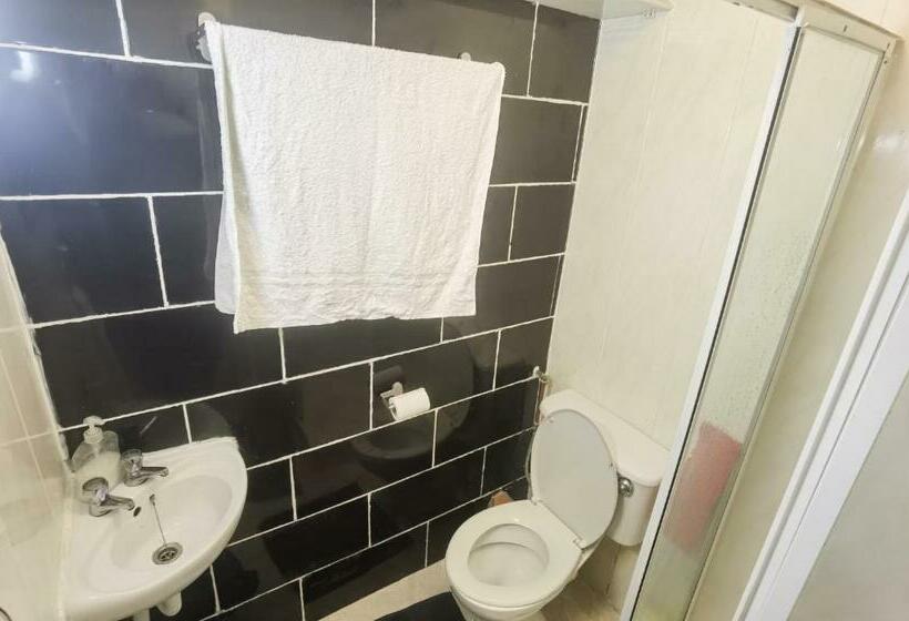 تختخواب و صبحانه Travelmore