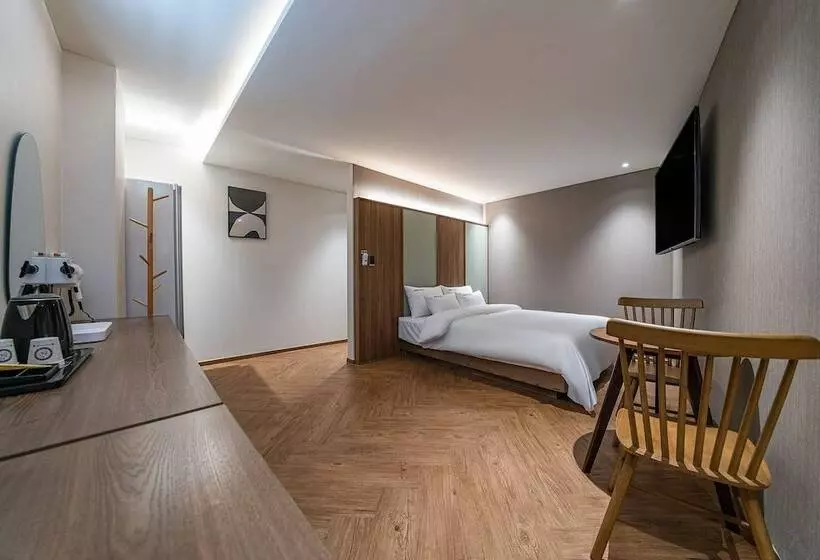 Brown Dot Hotel Eurwangri