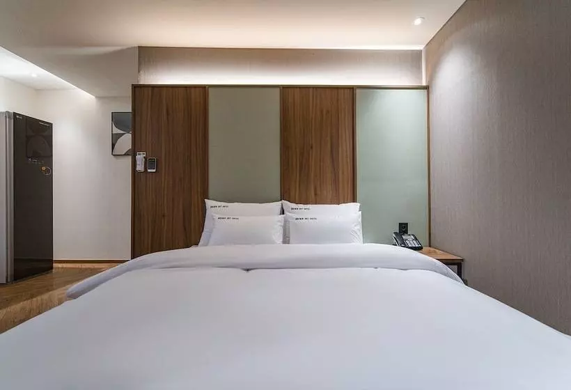 Brown Dot Hotel Eurwangri