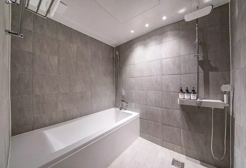 Brown Dot Hotel Eurwangri