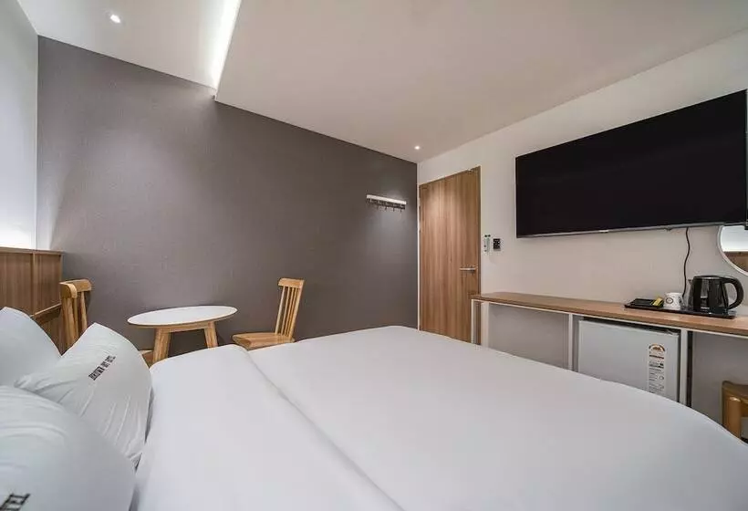 Brown Dot Hotel Eurwangri