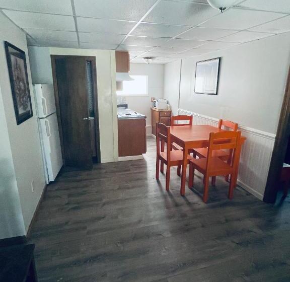 Отель Ships Inn