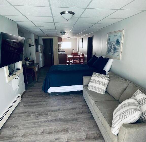 Отель Ships Inn