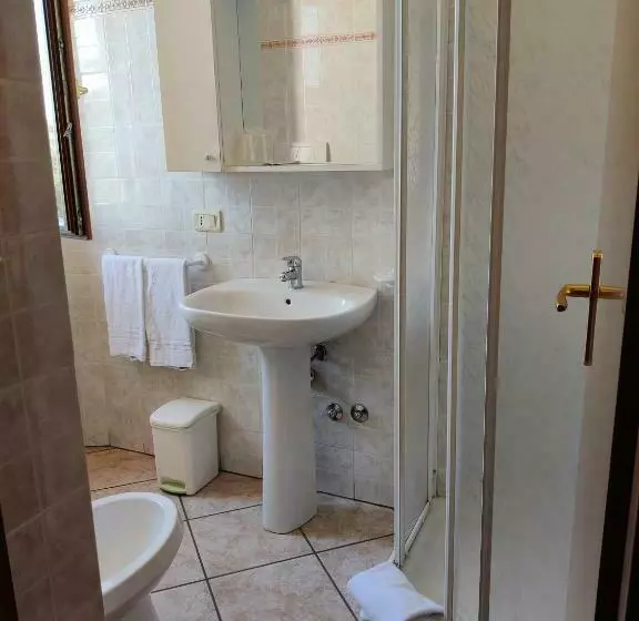 ペンション Affittacamere La Rondinella