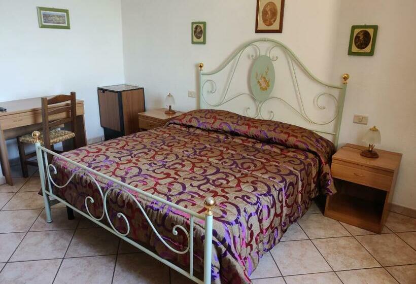 פנסיון Affittacamere La Rondinella