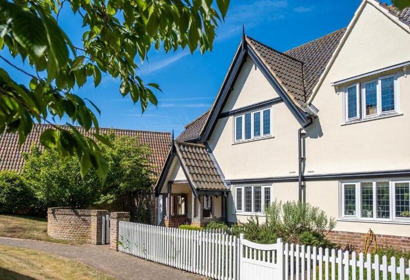 12 Prevetts Way   Aldeburgh Coastal Cottages