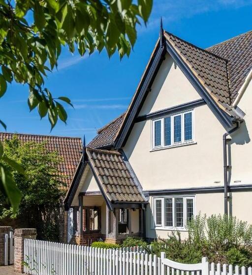 12 Prevetts Way   Aldeburgh Coastal Cottages