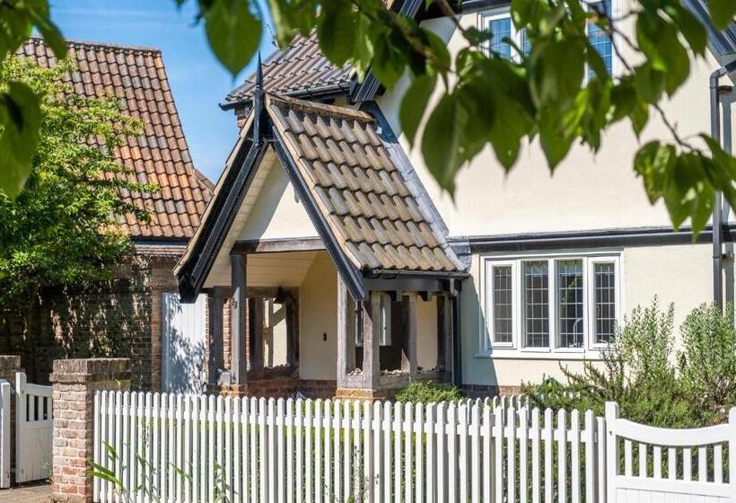 12 Prevetts Way   Aldeburgh Coastal Cottages