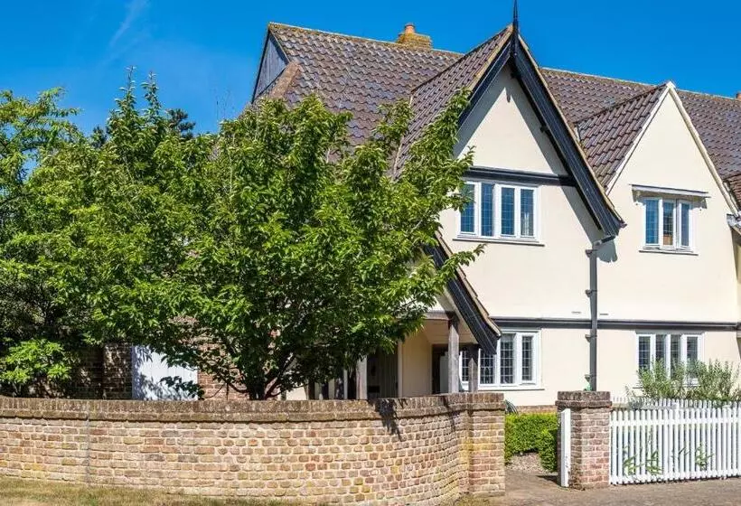 12 Prevetts Way   Aldeburgh Coastal Cottages