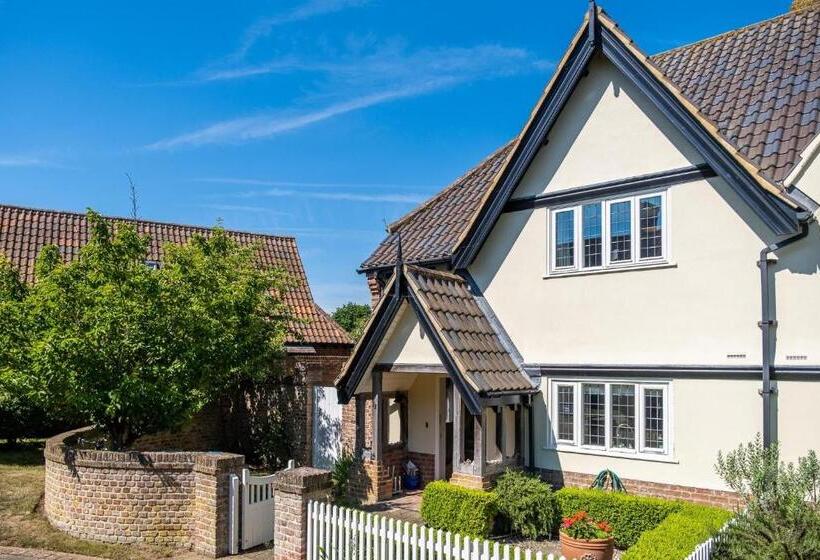 12 Prevetts Way   Aldeburgh Coastal Cottages