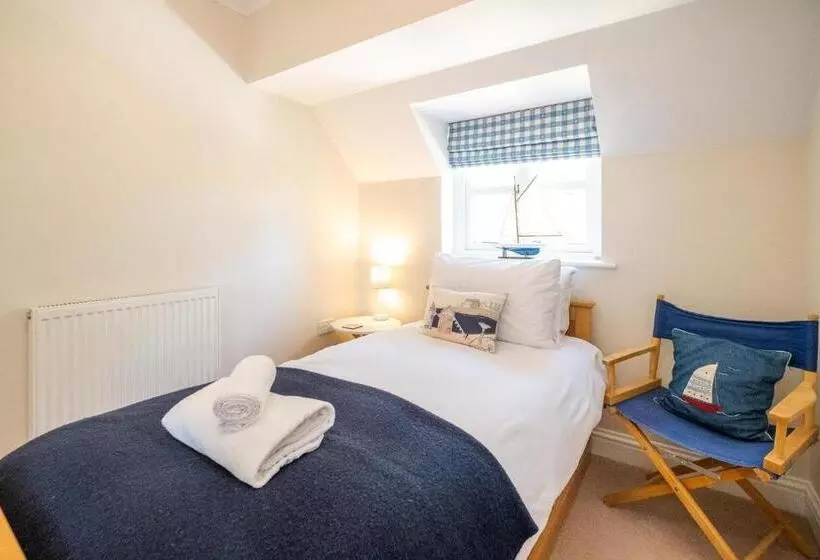 12 Prevetts Way   Aldeburgh Coastal Cottages