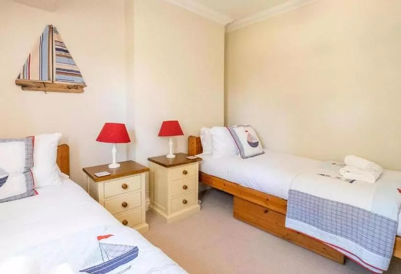 12 Prevetts Way   Aldeburgh Coastal Cottages