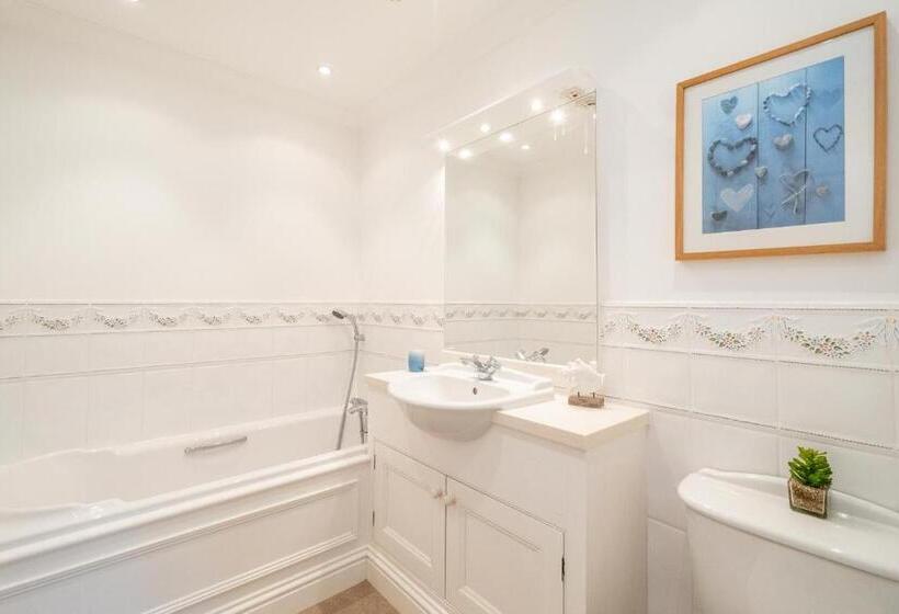 12 Prevetts Way   Aldeburgh Coastal Cottages