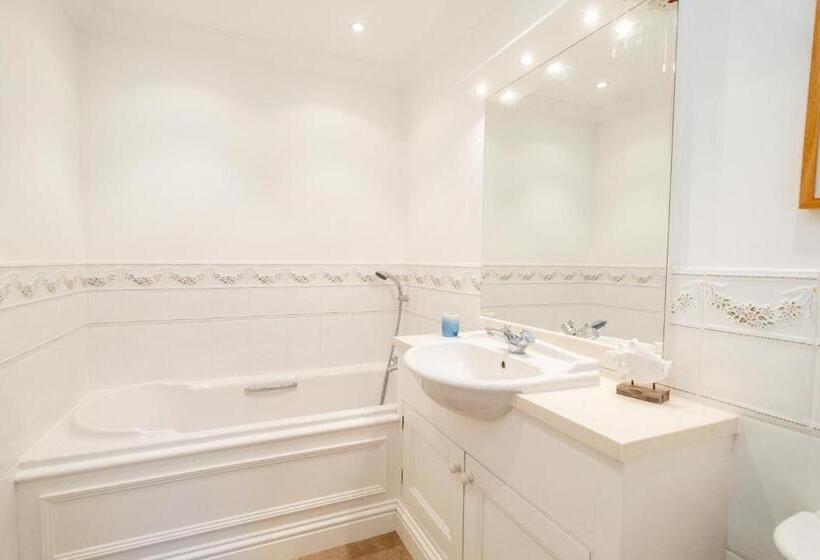 12 Prevetts Way   Aldeburgh Coastal Cottages