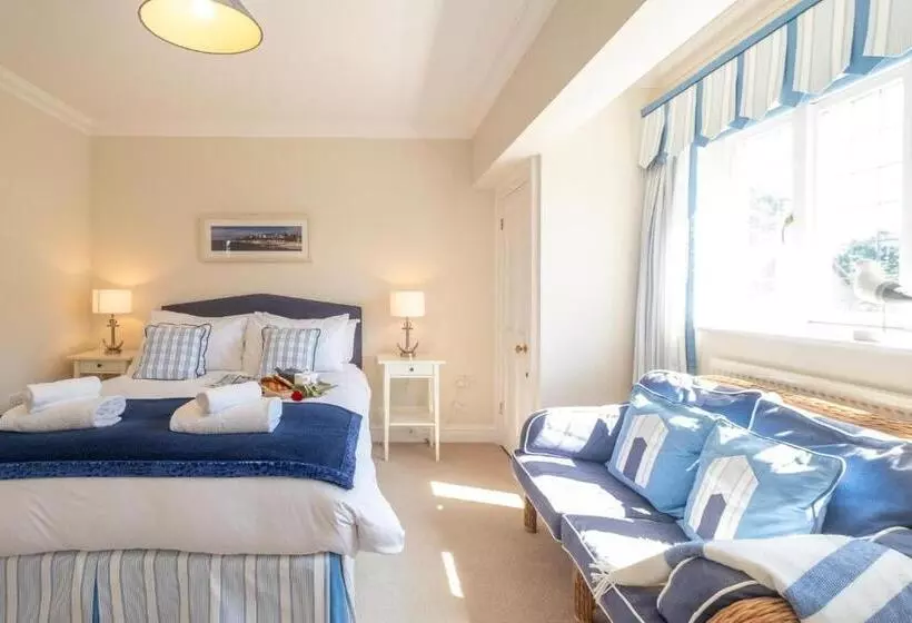 12 Prevetts Way   Aldeburgh Coastal Cottages