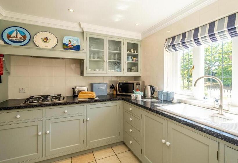 12 Prevetts Way   Aldeburgh Coastal Cottages