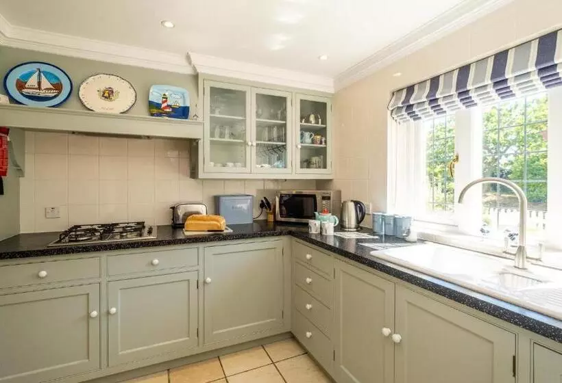 12 Prevetts Way   Aldeburgh Coastal Cottages