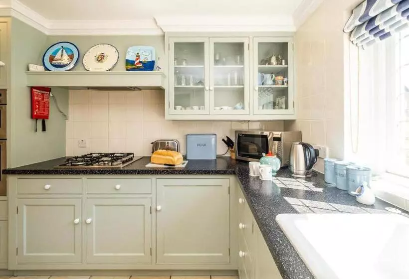 12 Prevetts Way   Aldeburgh Coastal Cottages