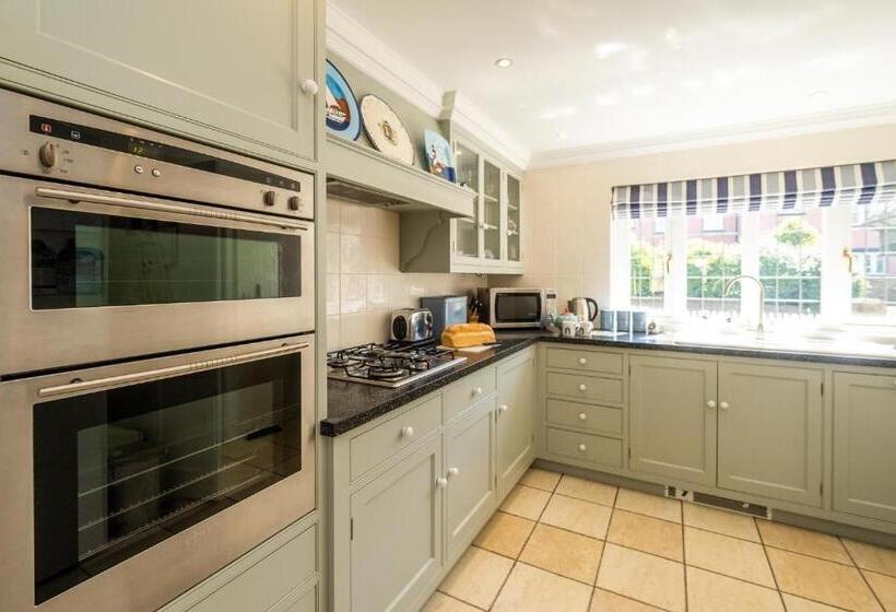 12 Prevetts Way   Aldeburgh Coastal Cottages