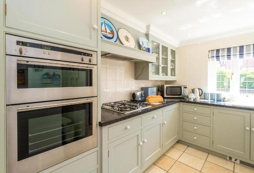 12 Prevetts Way   Aldeburgh Coastal Cottages