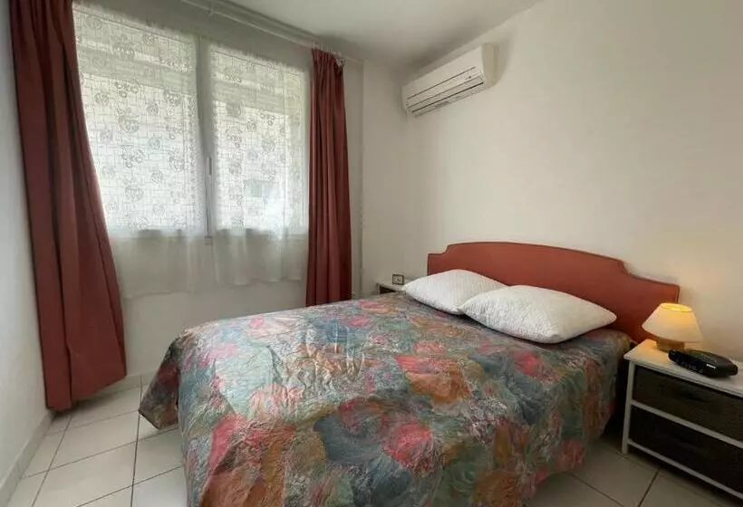 Appartement Climatisé Avec Terrasse à 100m De La Plage, Centre Saint Cyprien, Parking Et équipements