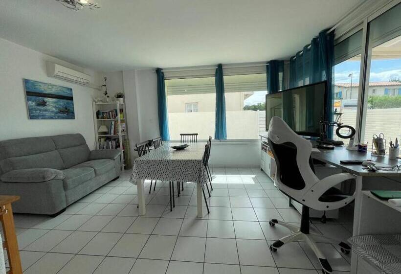 Appartement Climatisé Avec Terrasse à 100m De La Plage, Centre Saint Cyprien, Parking Et équipements