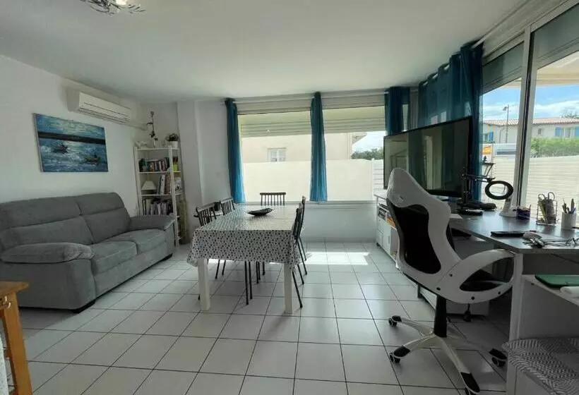 Appartement Climatisé Avec Terrasse à 100m De La Plage, Centre Saint Cyprien, Parking Et équipements
