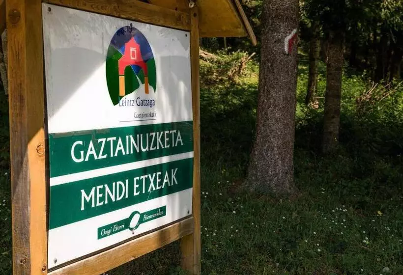Gaztainuzketa Mendi Etxeak