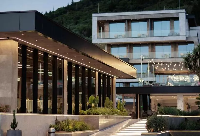 هتل Prado Luxury