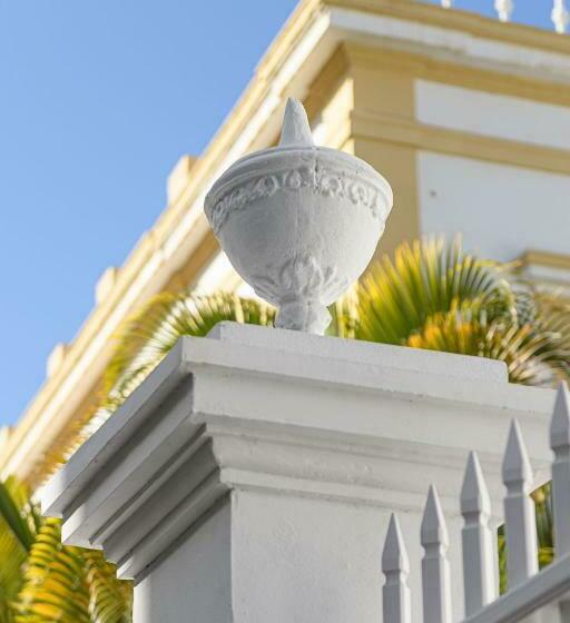 Отель The Park Suites