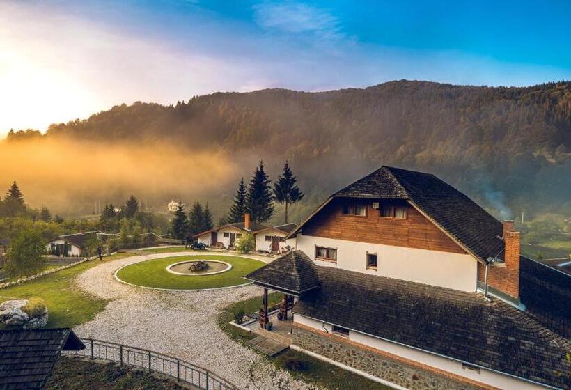 リゾートホテル Sătucul Lui Andrei