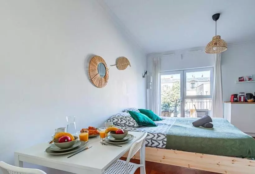 Appart Hotel Nuiteejour Versailles Saint Cyr L Ecole