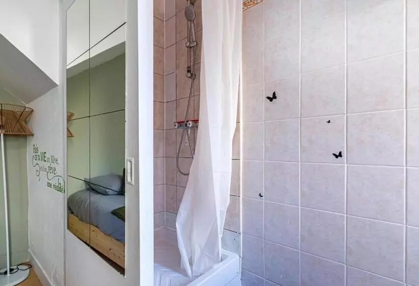 Appart Hotel Nuiteejour Versailles Saint Cyr L Ecole