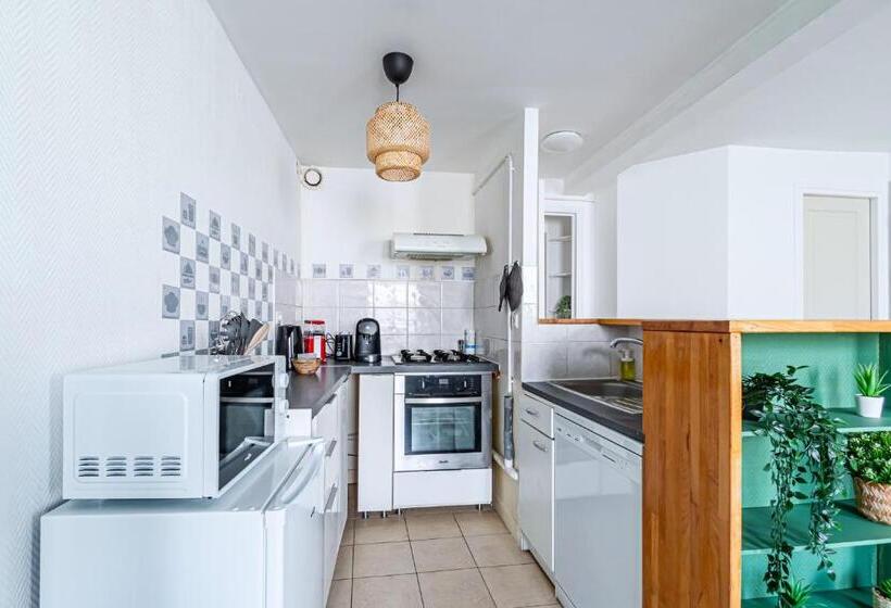 Appart Hotel Nuiteejour Versailles Saint Cyr L Ecole