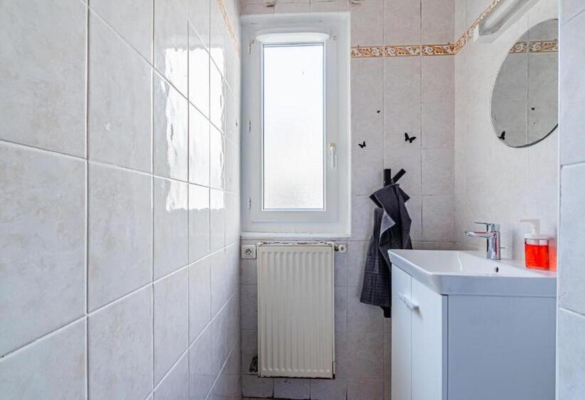 Appart Hotel Nuiteejour Versailles Saint Cyr L Ecole