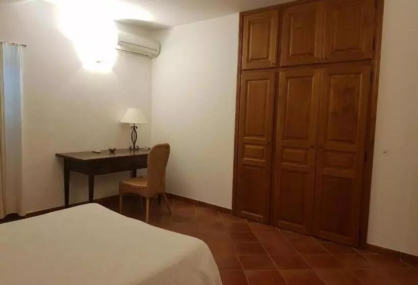 Aamiaismajoitus (B&B) Domaine De Valle