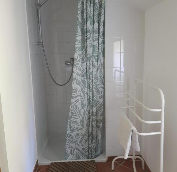 تختخواب و صبحانه Domaine De Valle