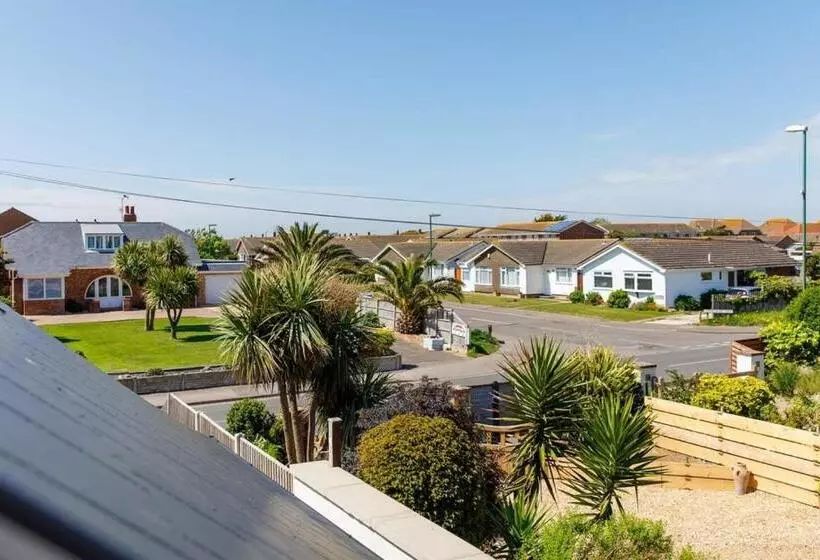 Delightful Seaside Hideaway 5 Mins To Beach