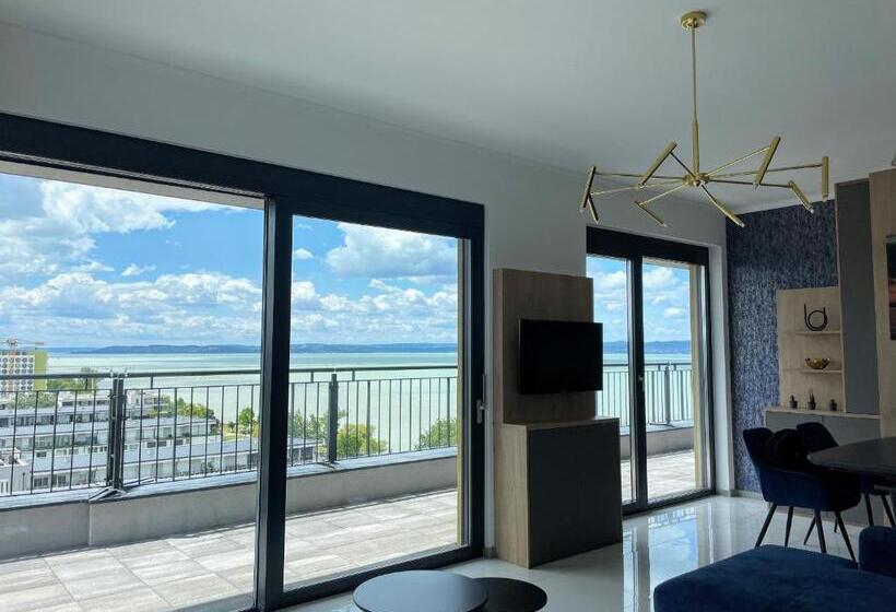 Ellby Apartman Penthouse Hostaid