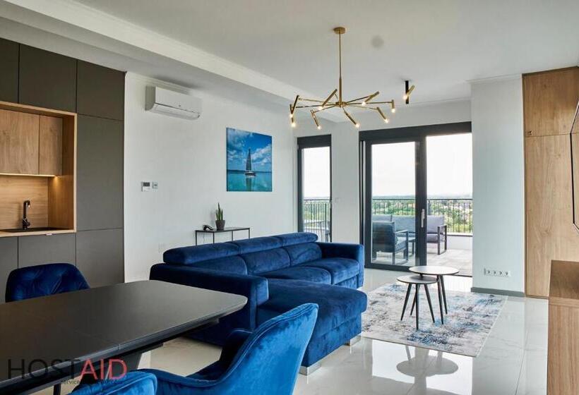 Ellby Apartman Penthouse Hostaid