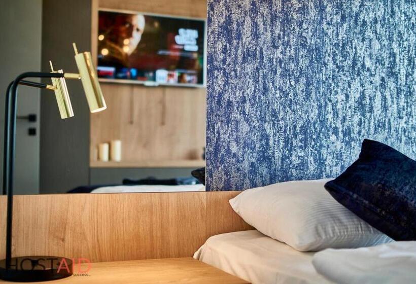 Ellby Apartman Penthouse Hostaid