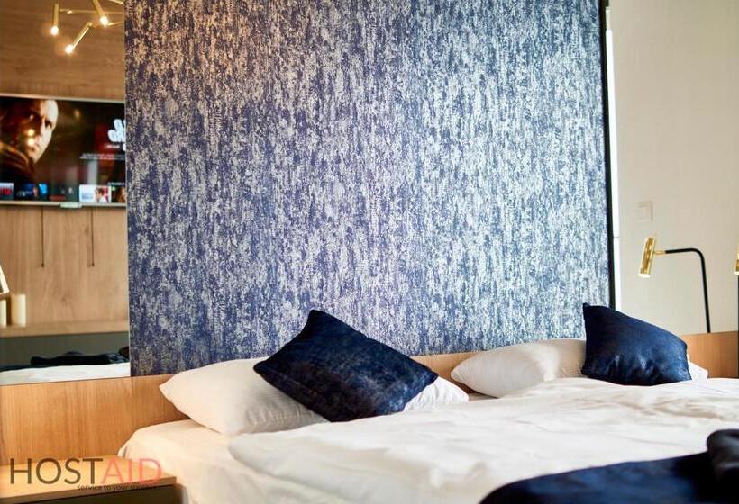 Ellby Apartman Penthouse Hostaid