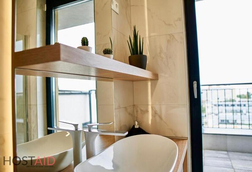 Ellby Apartman Penthouse Hostaid