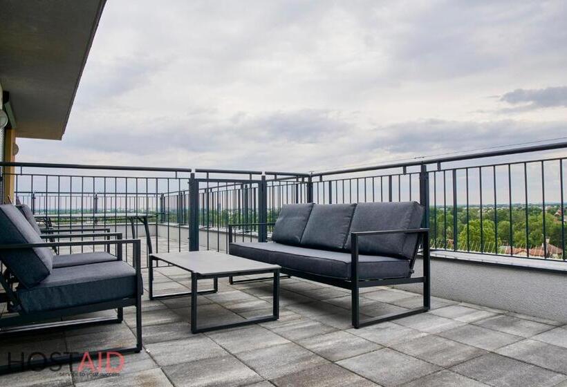 Ellby Apartman Penthouse Hostaid