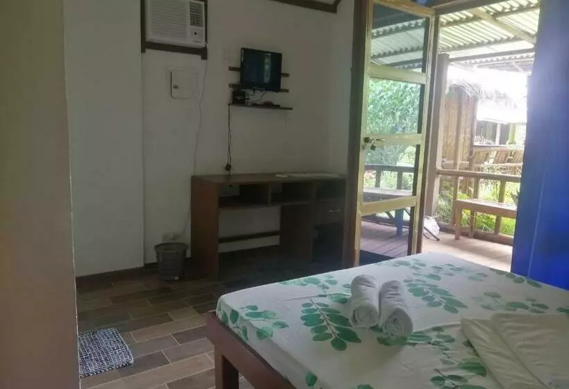 ペンション Genevieve Guest House And Tours