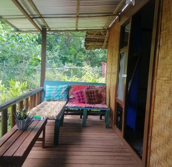 Pensione Genevieve Guest House And Tours